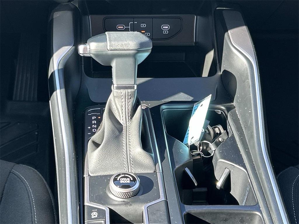 used 2025 Kia Sorento car, priced at $29,990