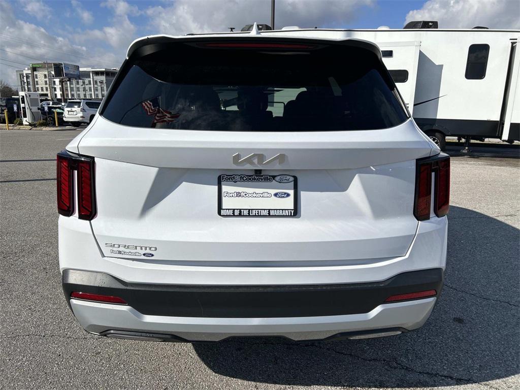 used 2025 Kia Sorento car, priced at $29,990