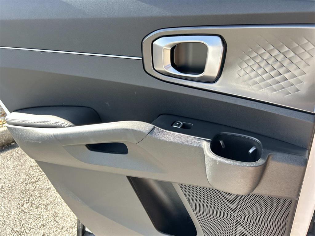 used 2025 Kia Sorento car, priced at $29,990