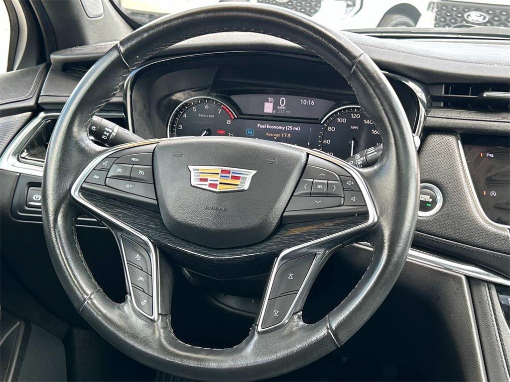 used 2023 Cadillac XT5 car, priced at $31,990