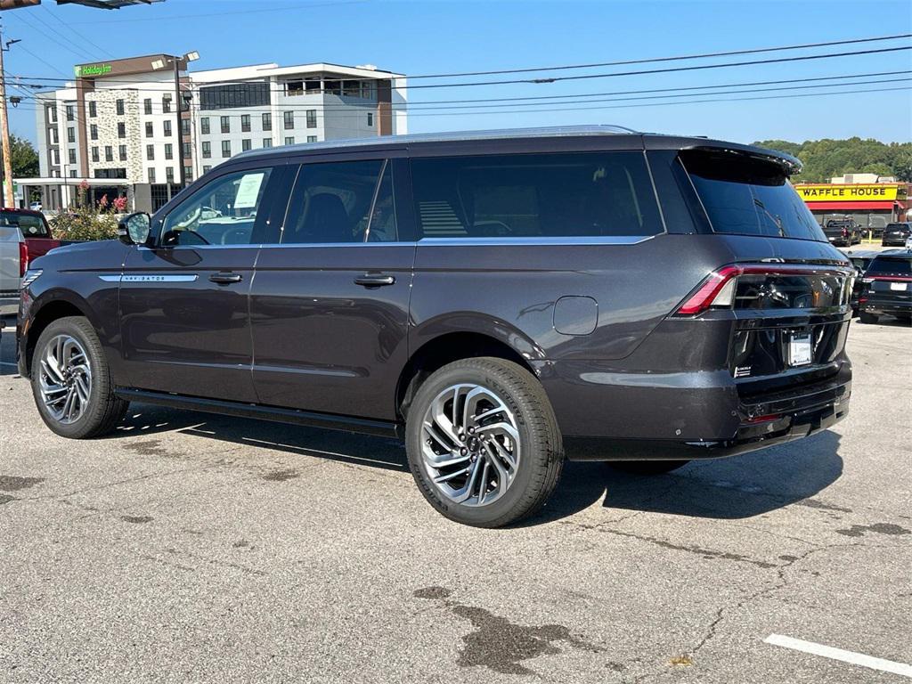 new 2025 Lincoln Navigator car, priced at $104,000
