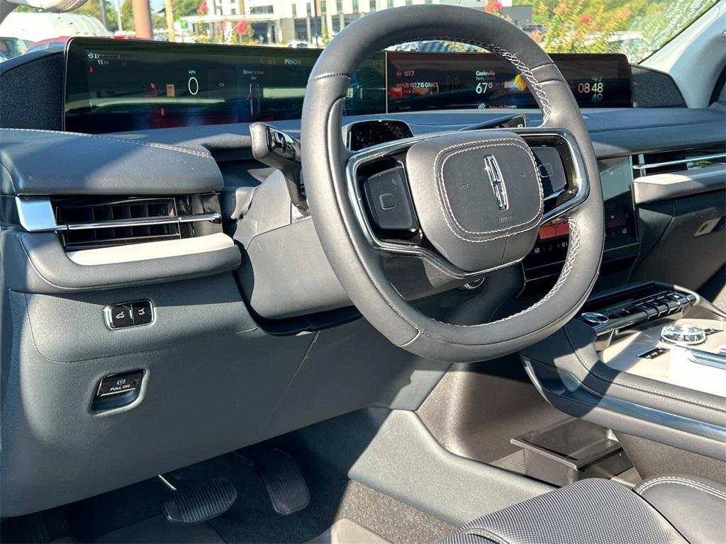 new 2025 Lincoln Navigator car, priced at $104,000