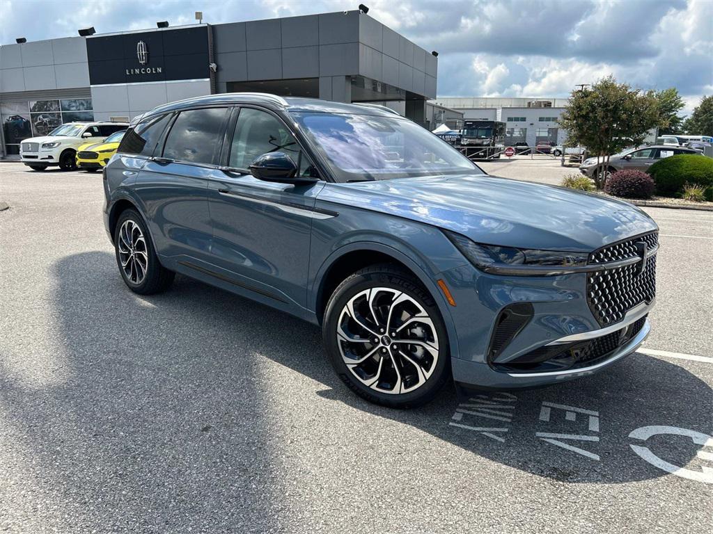 new 2025 Lincoln Nautilus car, priced at $65,128