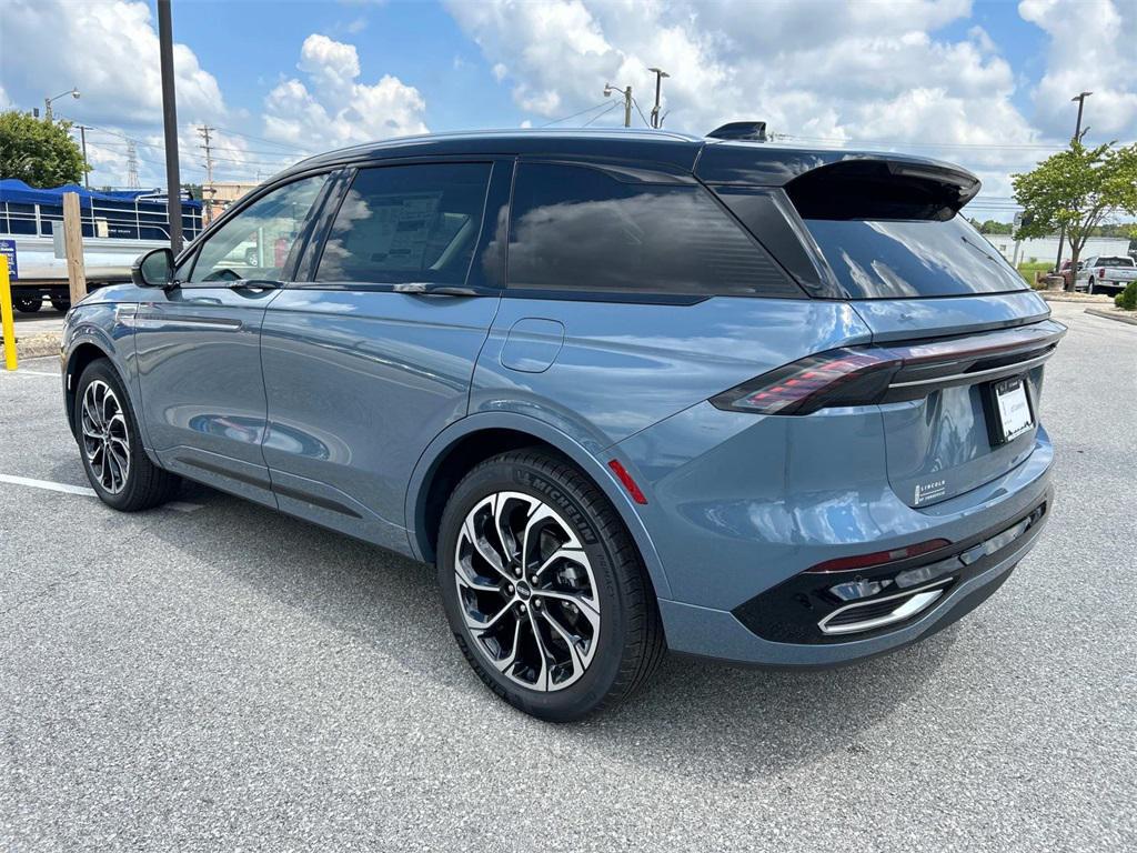 new 2025 Lincoln Nautilus car, priced at $65,128