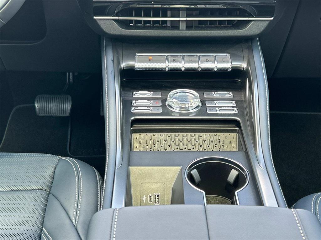 new 2025 Lincoln Nautilus car, priced at $65,128