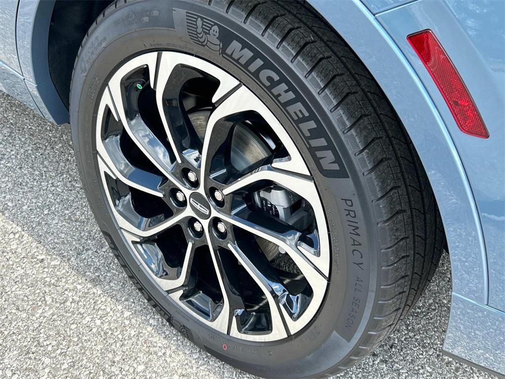 new 2025 Lincoln Nautilus car, priced at $65,128
