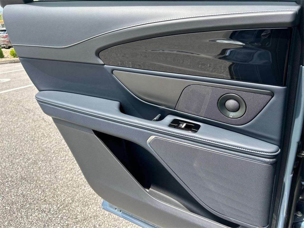 new 2025 Lincoln Nautilus car, priced at $65,128