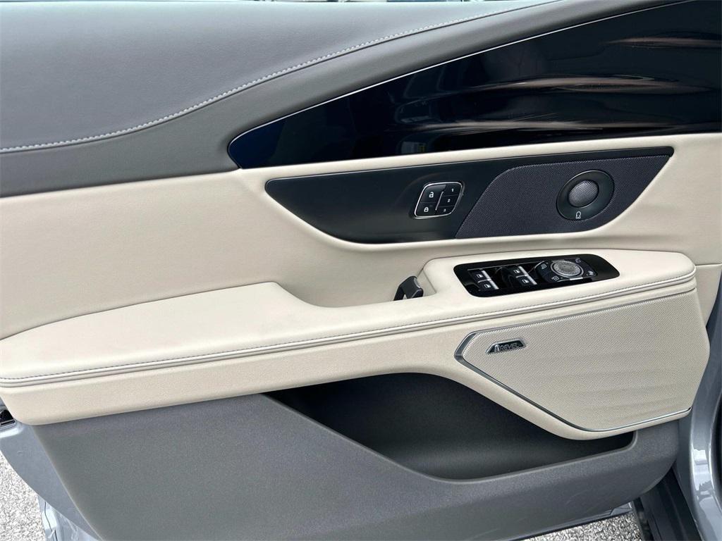 new 2025 Lincoln Nautilus car, priced at $67,525