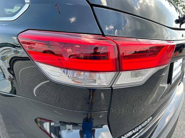 used 2018 Toyota Highlander car, priced at $24,981