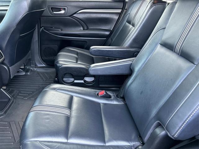 used 2018 Toyota Highlander car, priced at $24,981