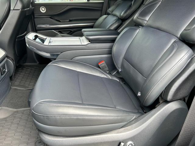 new 2025 Lincoln Navigator car, priced at $106,000