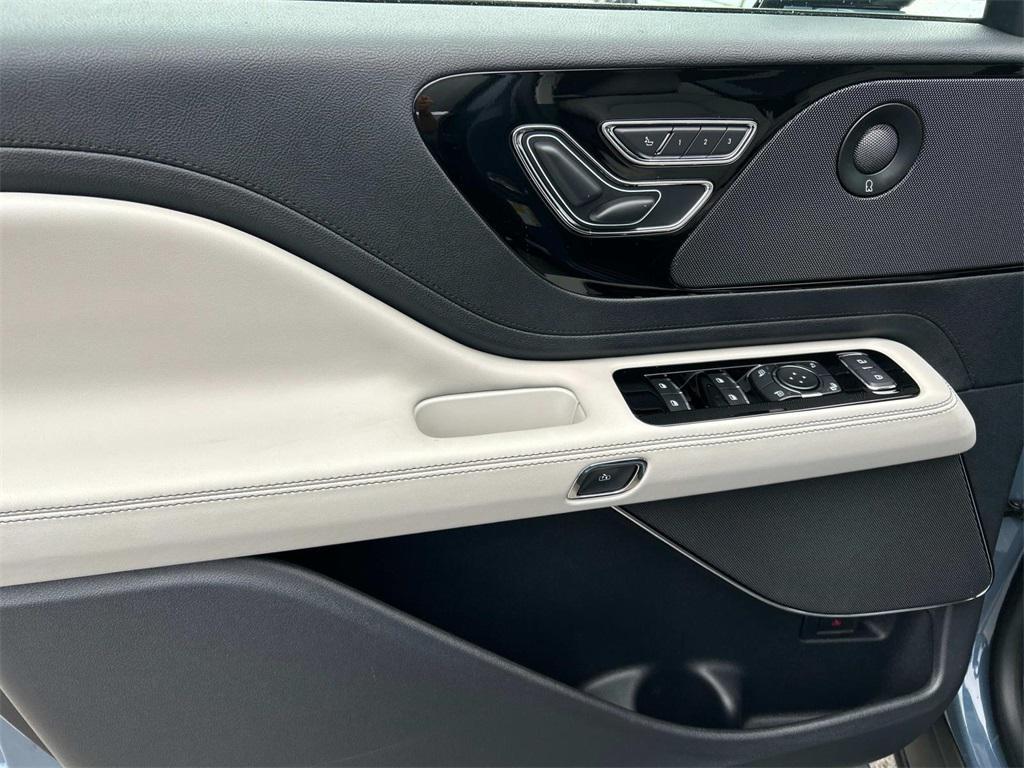 new 2025 Lincoln Aviator car, priced at $67,000