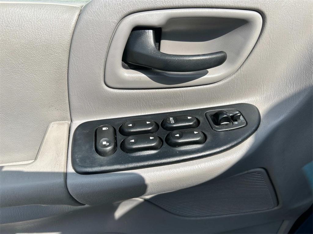 used 2002 Ford Windstar car, priced at $4,992