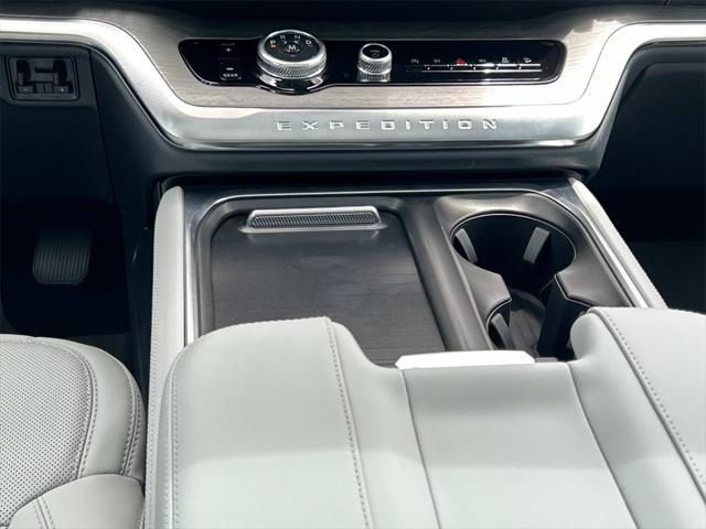 new 2025 Ford Expedition car, priced at $79,320