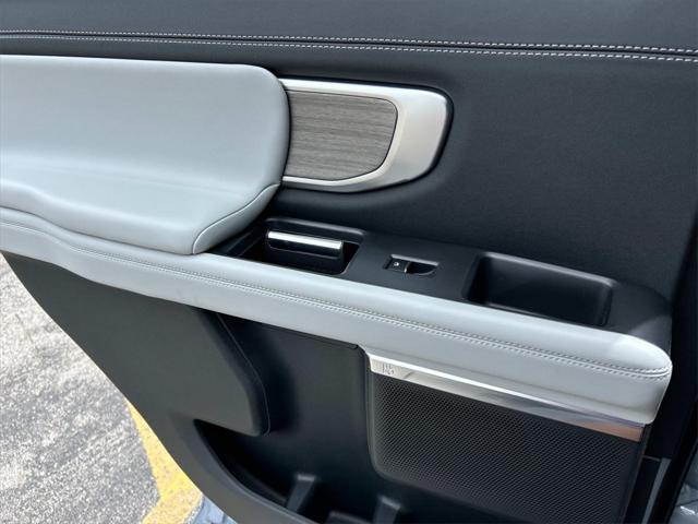 new 2025 Ford Expedition car, priced at $79,320