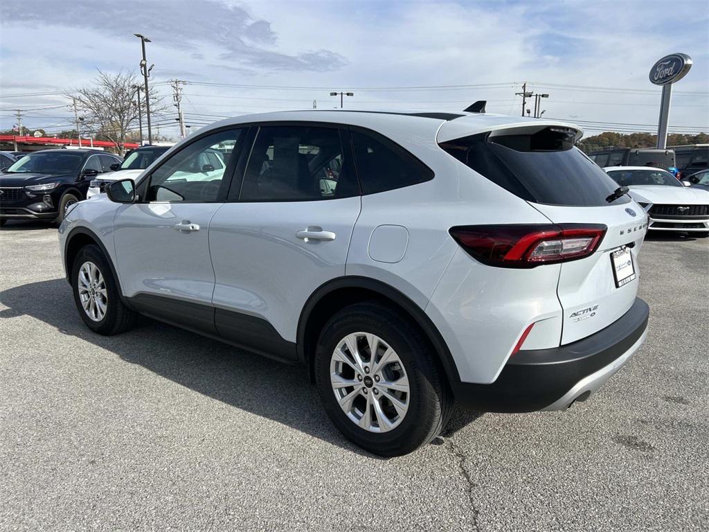 used 2025 Ford Escape car, priced at $29,999