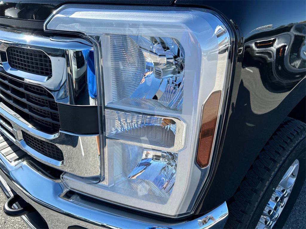 new 2025 Ford F-250 car, priced at $68,500