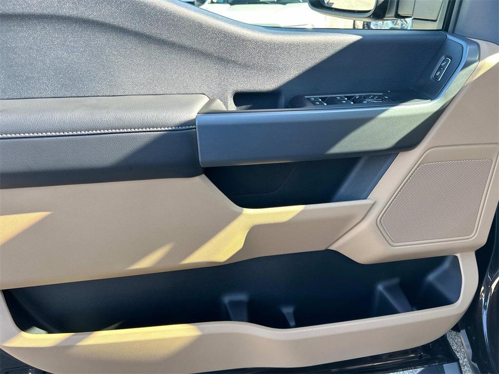 new 2025 Ford F-250 car, priced at $68,500