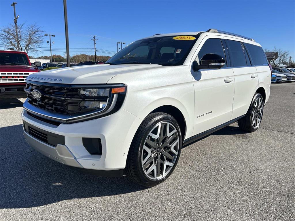 used 2025 Ford Expedition car, priced at $89,981