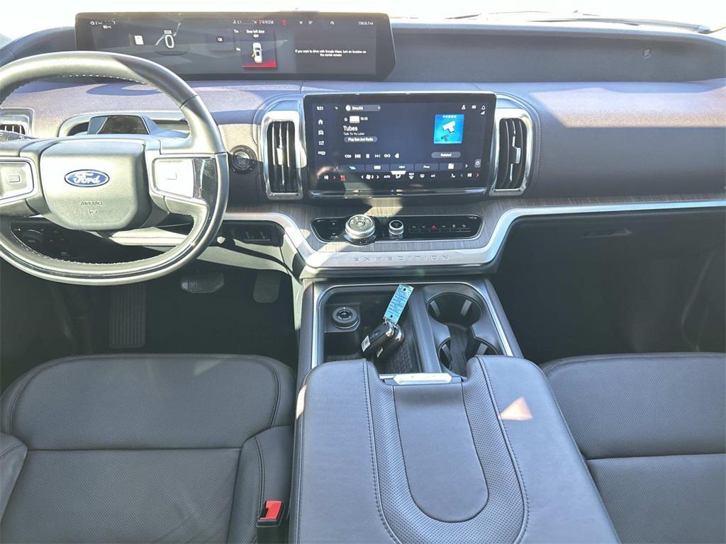 used 2025 Ford Expedition car, priced at $89,981