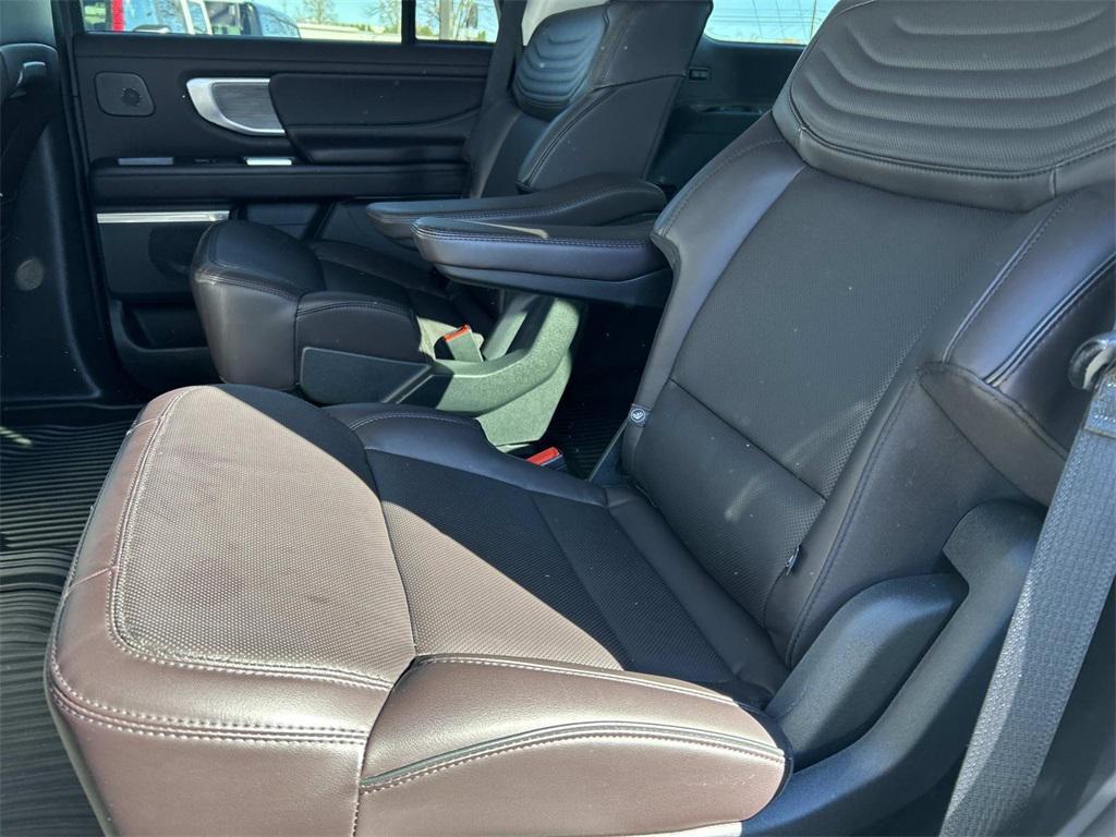 used 2025 Ford Expedition car, priced at $89,981