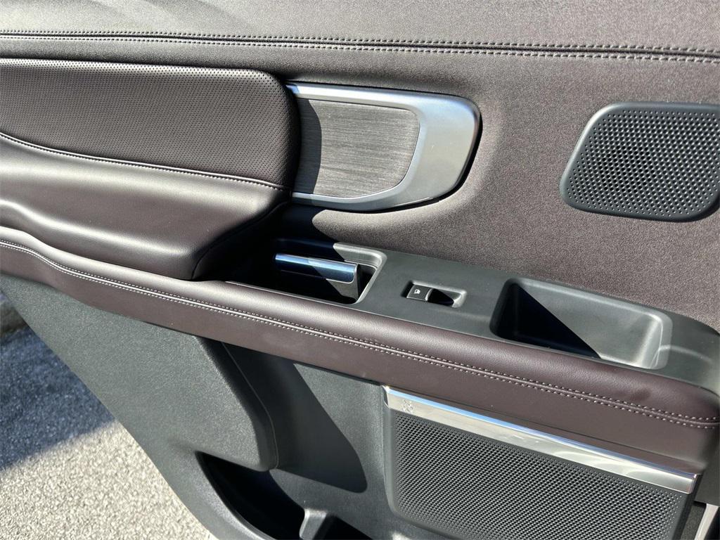 used 2025 Ford Expedition car, priced at $89,981