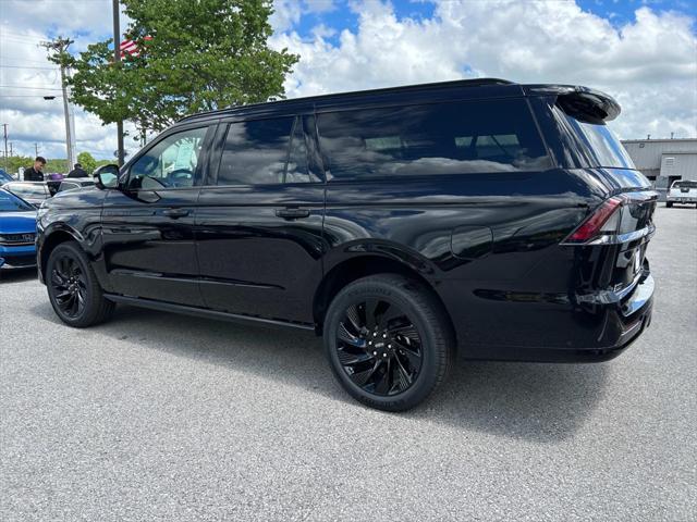 new 2025 Lincoln Navigator car, priced at $106,500