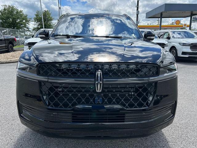 new 2025 Lincoln Navigator car, priced at $106,500