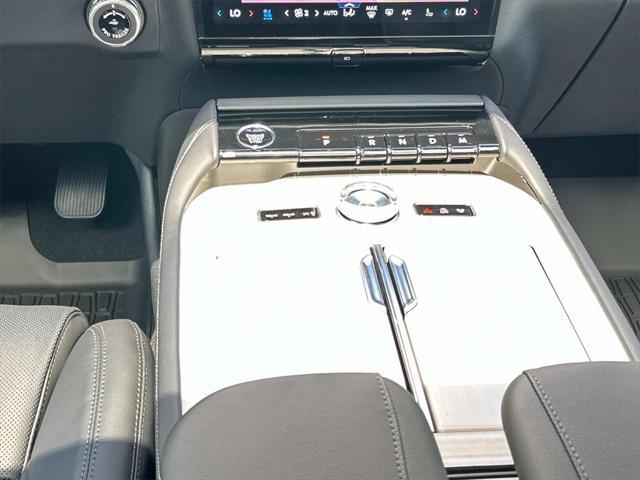 new 2025 Lincoln Navigator car, priced at $106,500