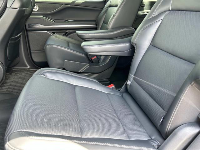 new 2025 Lincoln Navigator car, priced at $106,500