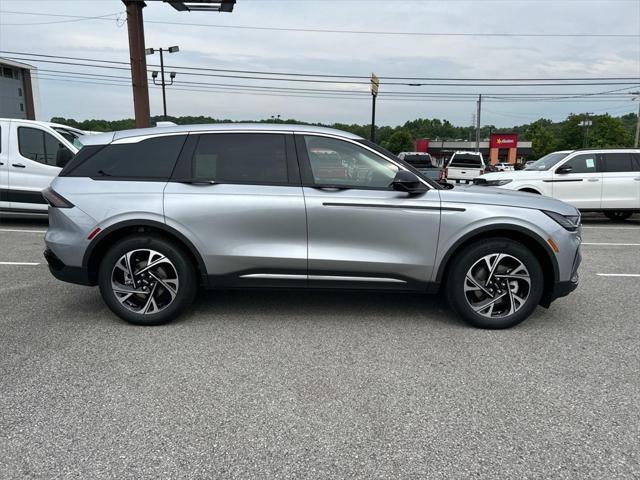 new 2025 Lincoln Nautilus car, priced at $51,403
