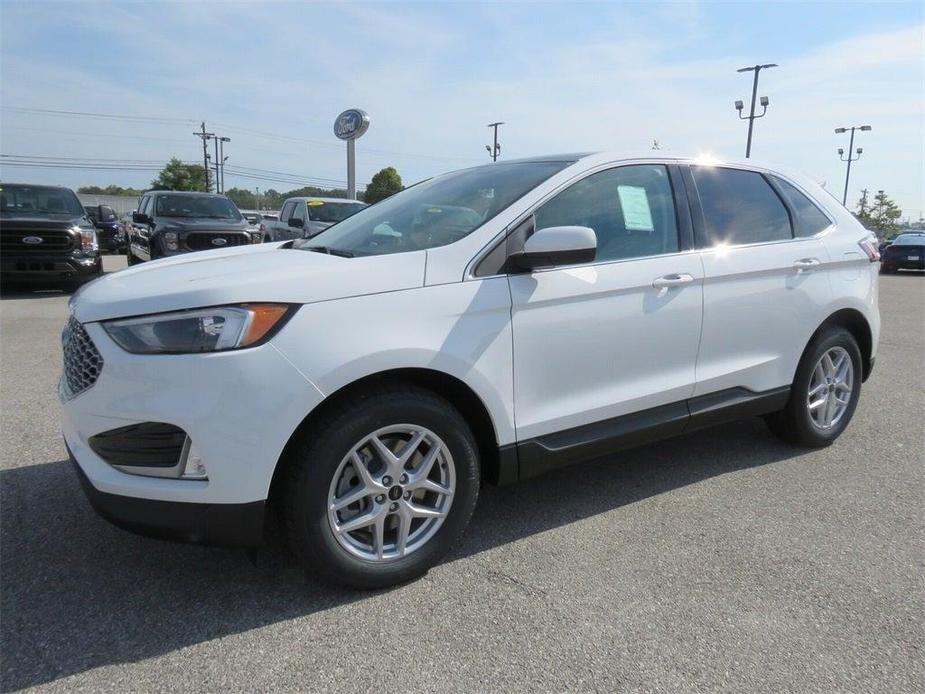 new 2024 Ford Edge car, priced at $42,471