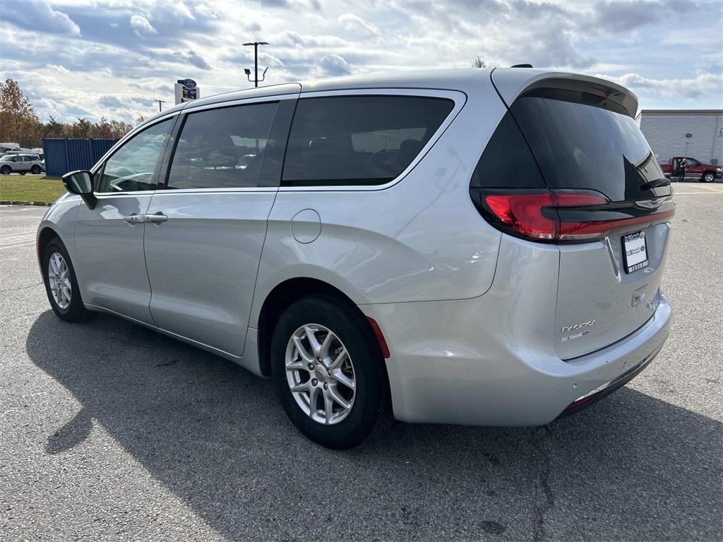 used 2024 Chrysler Pacifica car, priced at $33,481