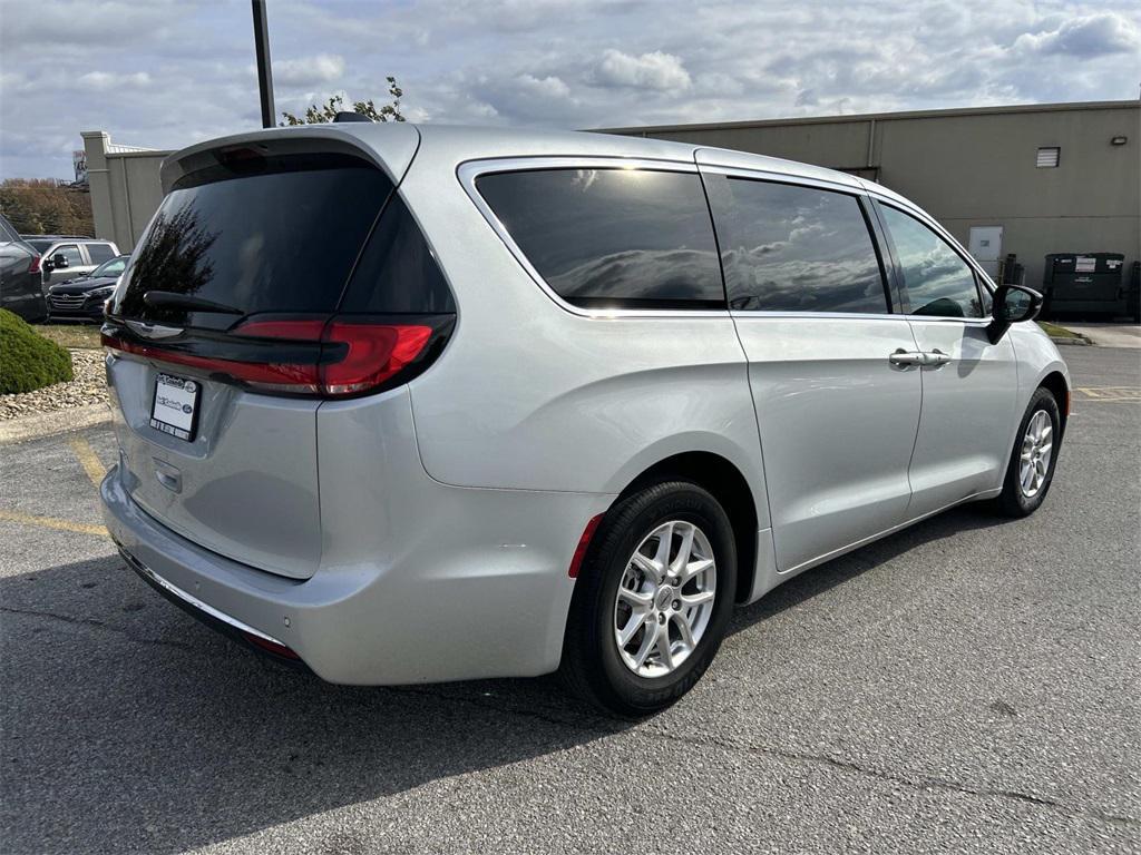 used 2024 Chrysler Pacifica car, priced at $33,481