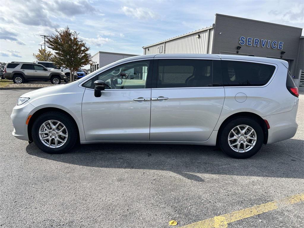 used 2024 Chrysler Pacifica car, priced at $33,481