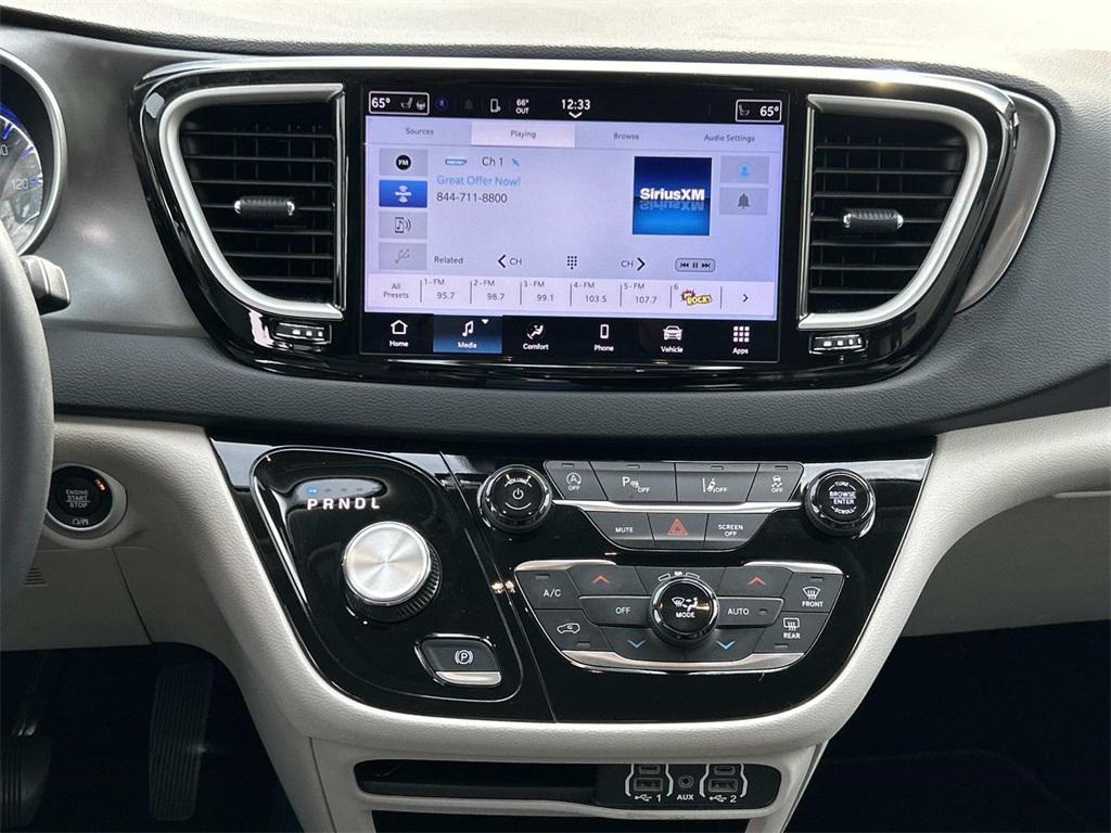 used 2024 Chrysler Pacifica car, priced at $33,481