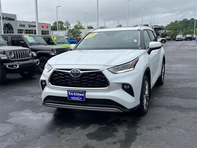 used 2022 Toyota Highlander Hybrid car, priced at $49,842