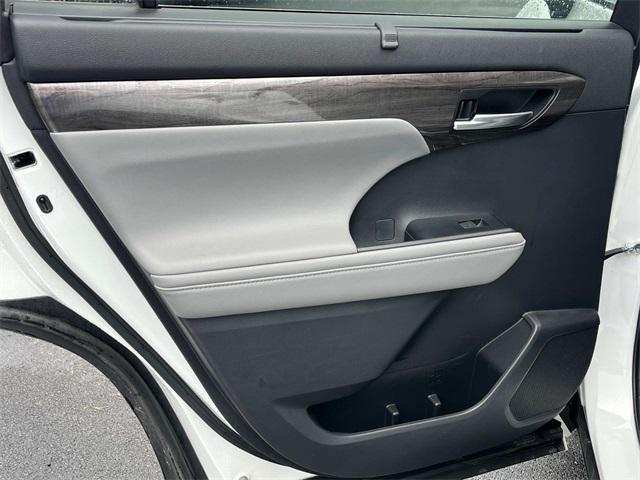 used 2022 Toyota Highlander Hybrid car, priced at $49,842