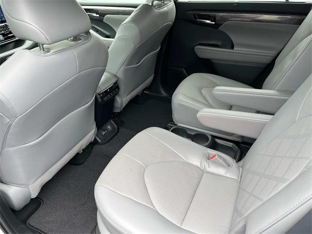 used 2022 Toyota Highlander Hybrid car, priced at $49,842