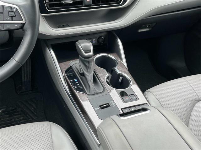 used 2022 Toyota Highlander Hybrid car, priced at $49,842