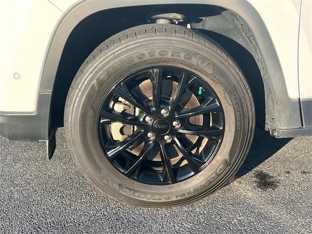 used 2023 Jeep Cherokee car, priced at $23,597