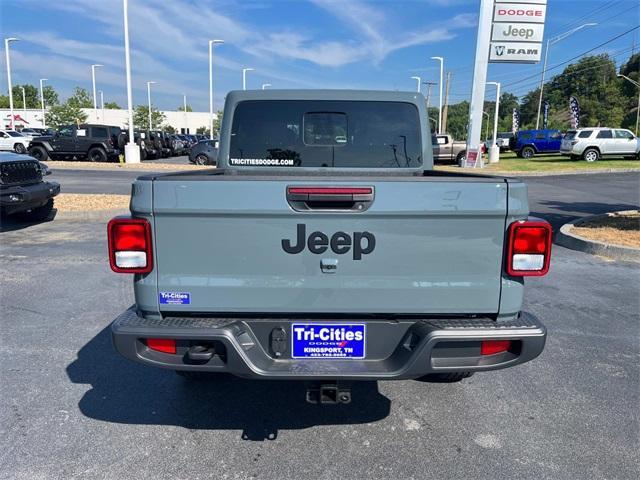 new 2024 Jeep Gladiator car, priced at $48,947