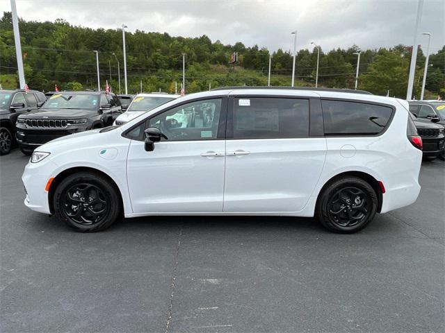 new 2024 Chrysler Pacifica Hybrid car, priced at $57,258