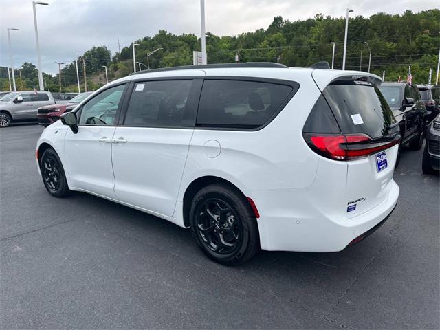 new 2024 Chrysler Pacifica Hybrid car, priced at $57,258