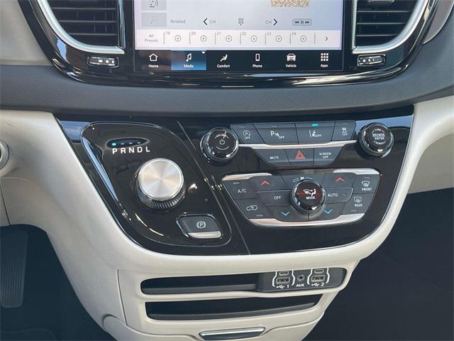 used 2024 Chrysler Pacifica car, priced at $28,163