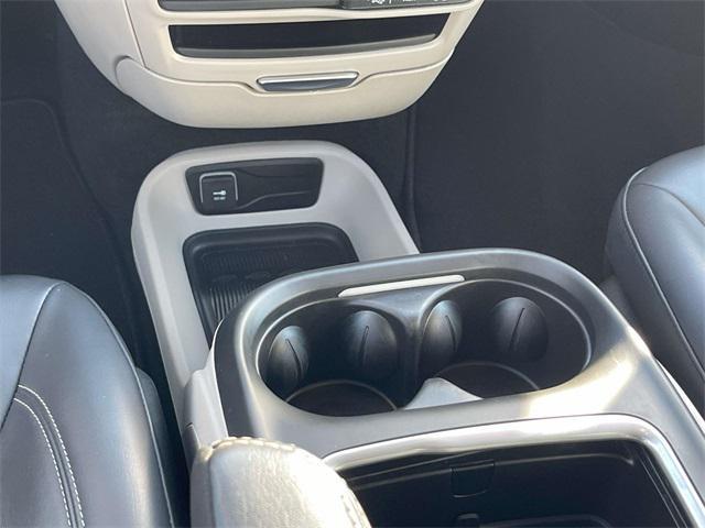 used 2024 Chrysler Pacifica car, priced at $28,163