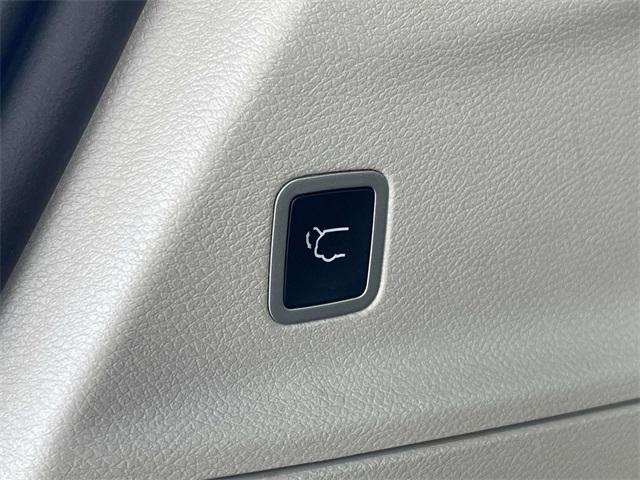 used 2024 Chrysler Pacifica car, priced at $28,163