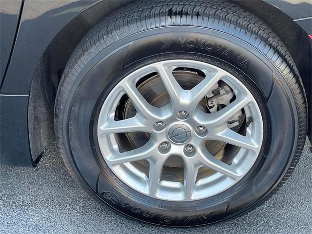 used 2024 Chrysler Pacifica car, priced at $28,163