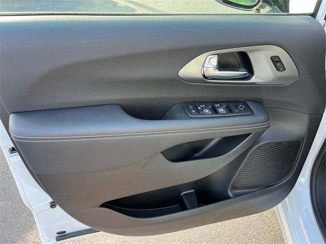 new 2026 Chrysler Pacifica car, priced at $45,455