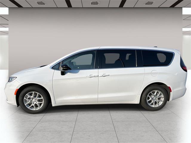 new 2026 Chrysler Pacifica car, priced at $45,455